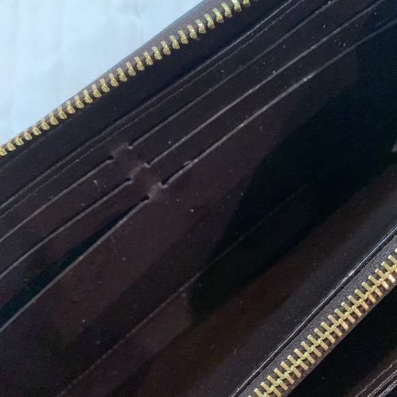 EUC Louis Vuitton Amarante Patent Leather Wallet - Picture 4 of 7